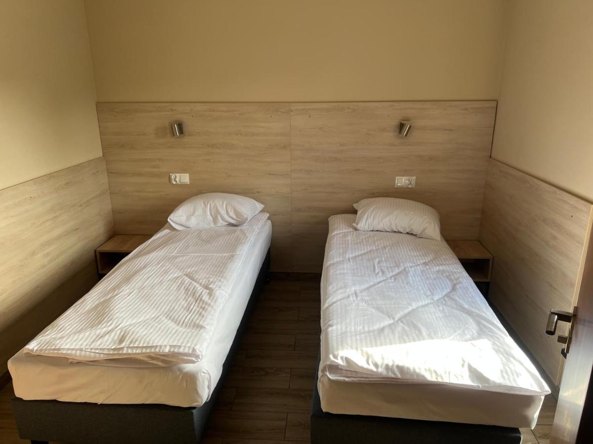 Ludowa Restauracja & Noclegi Kietrz Esterno foto